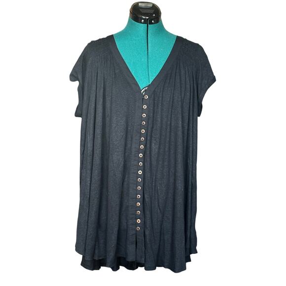 Free People Button Front Swing Tunic Black Cap Sleeve Boho Top Women’s XS - Picture 2 of 5
